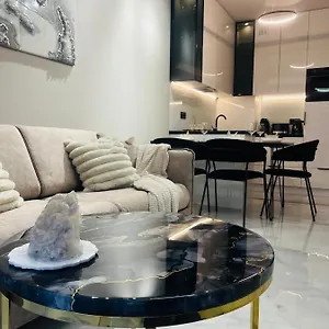https://apt-crystal-luxury-with-free-parking-in-cracow-for-4-guests.krakowhotelspoland.com