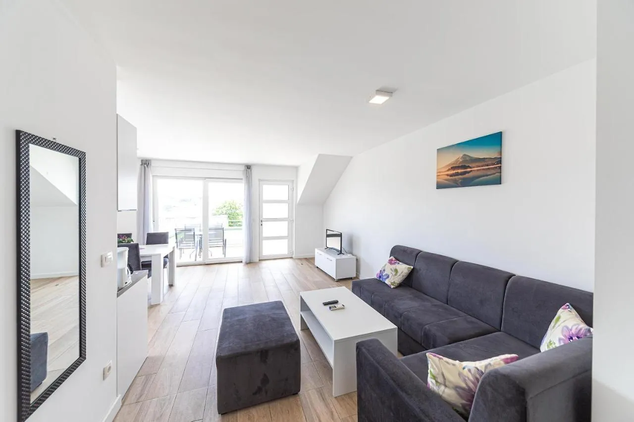 Blue View Apartment Trogir 0*,